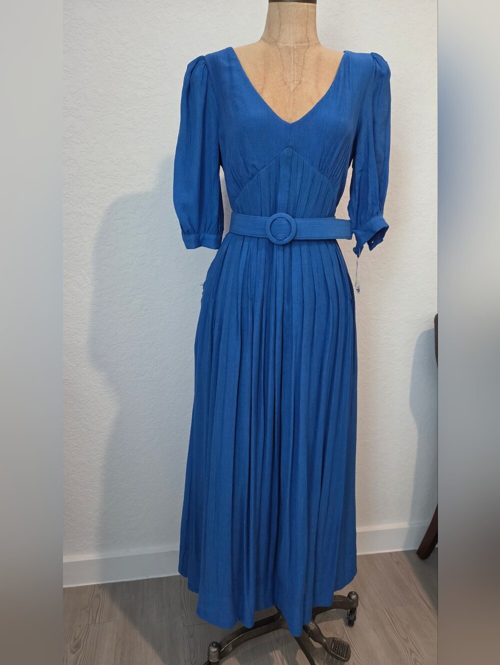 Blue Pleated V-Neck Midi Dress with Belt